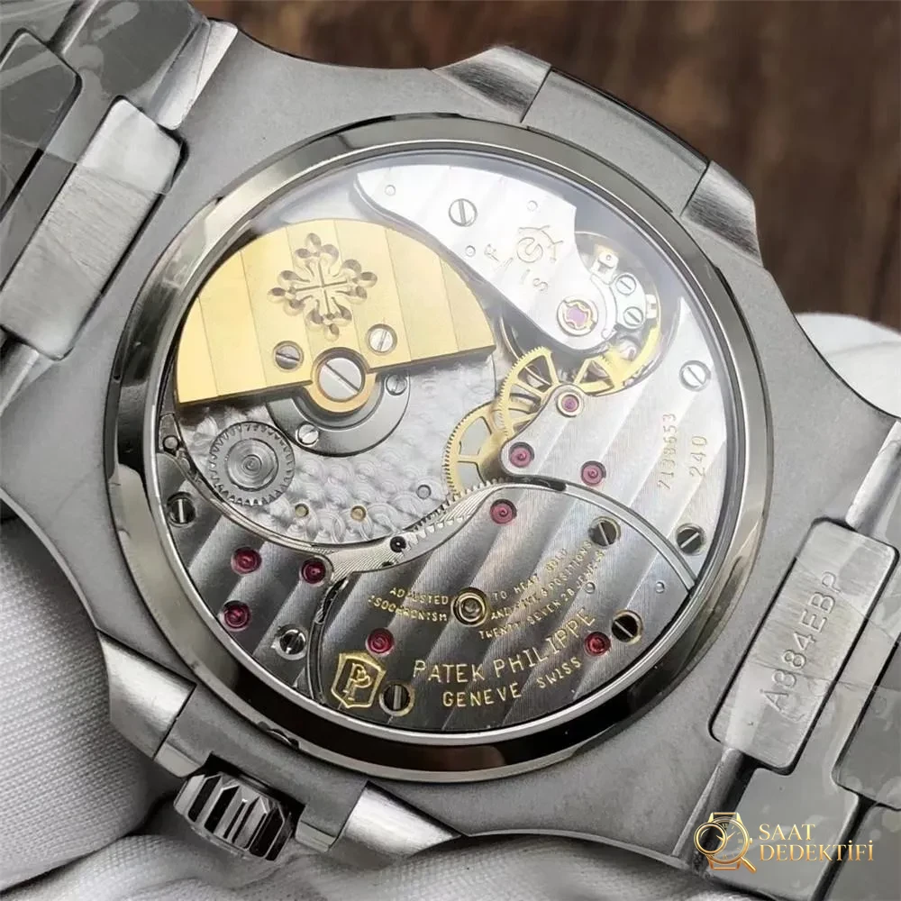 Is There Any Opening for PPF Factory Patek Philippe 5712 Nautilus 240 One Piece Mechanism Replica Watch? - Wrist Position and Case Proportion