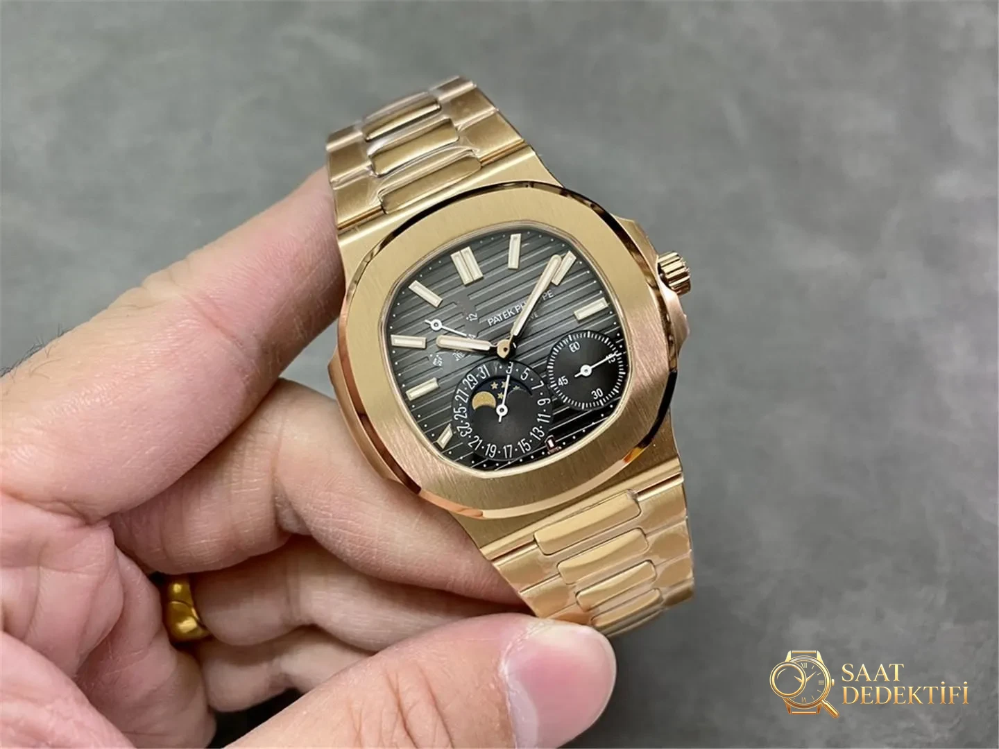PPF Factory Patek Philippe 5712/1R Rose Gold 240 Tek Parça Mekanizma Yükseltmeli Gerçek Güç Rezervi Göstergeli Versiyon - Arka Kapak ve Mekanizma Detayı