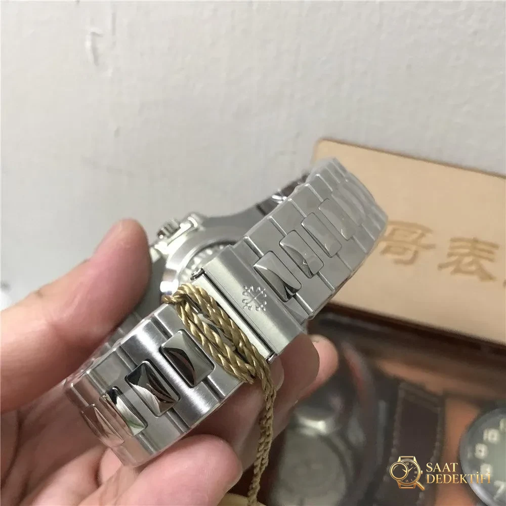 PPF Factory Patek Philippe 5726/1A-001 Nautilus nasıl bir saat? - Klips Kilidi ve Lazer Damgalar