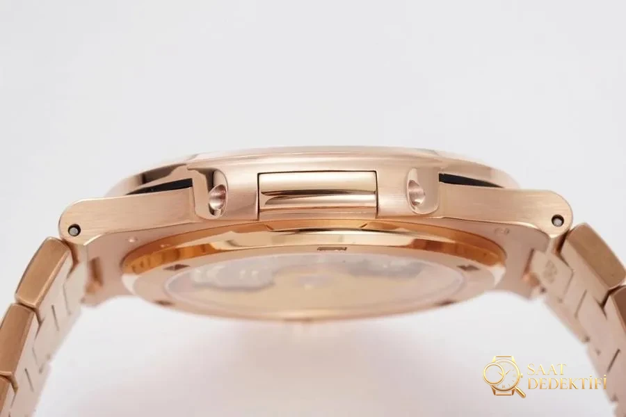 PPF Factory Patek Philippe Nautilus Sport Elegance Serisi 5711R-001 Roze Altın Elmas Taşlı İnceleme - Fosfor ve Super-LumiNova Gece Görünümü
