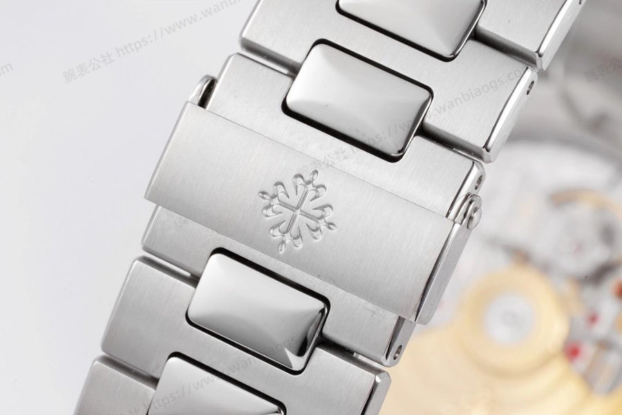 PPF Factory Patek Philippe Sport Elegance Serisi 5711/1A 010 Beyaz Kadran Elmas Kakmalı Nautilus İncelemesi — 10. fotoğraf