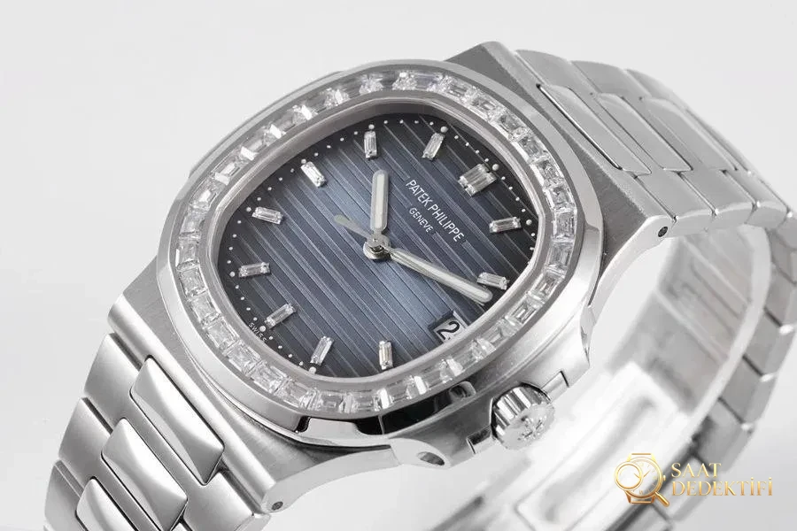 PPF Factory Patek Philippe Sport Elegance serisi 5711/1A 010 gri-mavi elmas kakmalı Nautilus kol saati incelemesi - Arka Kapak ve Mekanizma Detayı
