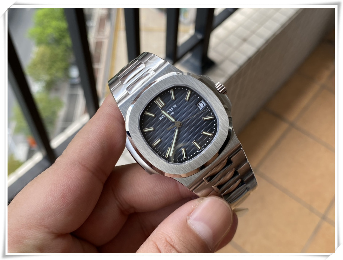 PPF Factory v4 sürümü Patek Philippe Nautilus 5711 replika saat gerçek çekim incelemesi — 2. fotoğraf