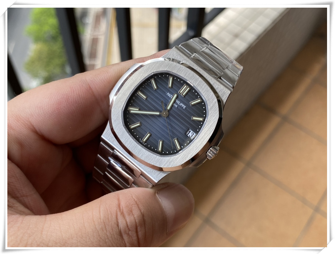 PPF Factory v4 sürümü Patek Philippe Nautilus 5711 replika saat gerçek çekim incelemesi — 3. fotoğraf