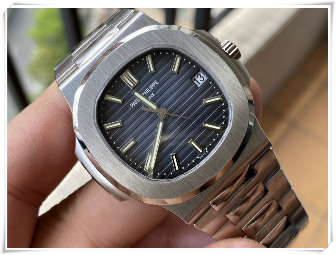 PPF Factory v4 sürümü Patek Philippe Nautilus 5711 replika saat gerçek çekim incelemesi — 4. fotoğraf