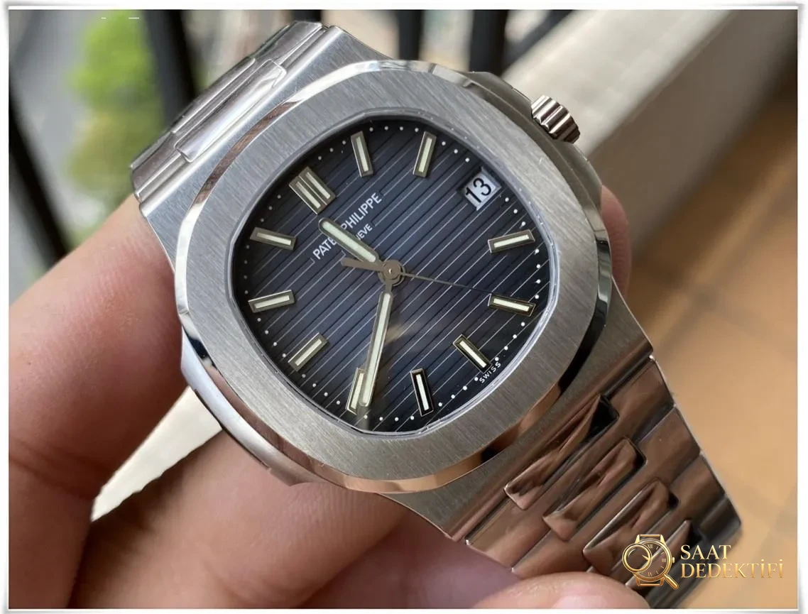 PPF Factory v4 sürümü Patek Philippe Nautilus 5711 replika saat gerçek çekim incelemesi - Arka Kapak ve Mekanizma Detayı