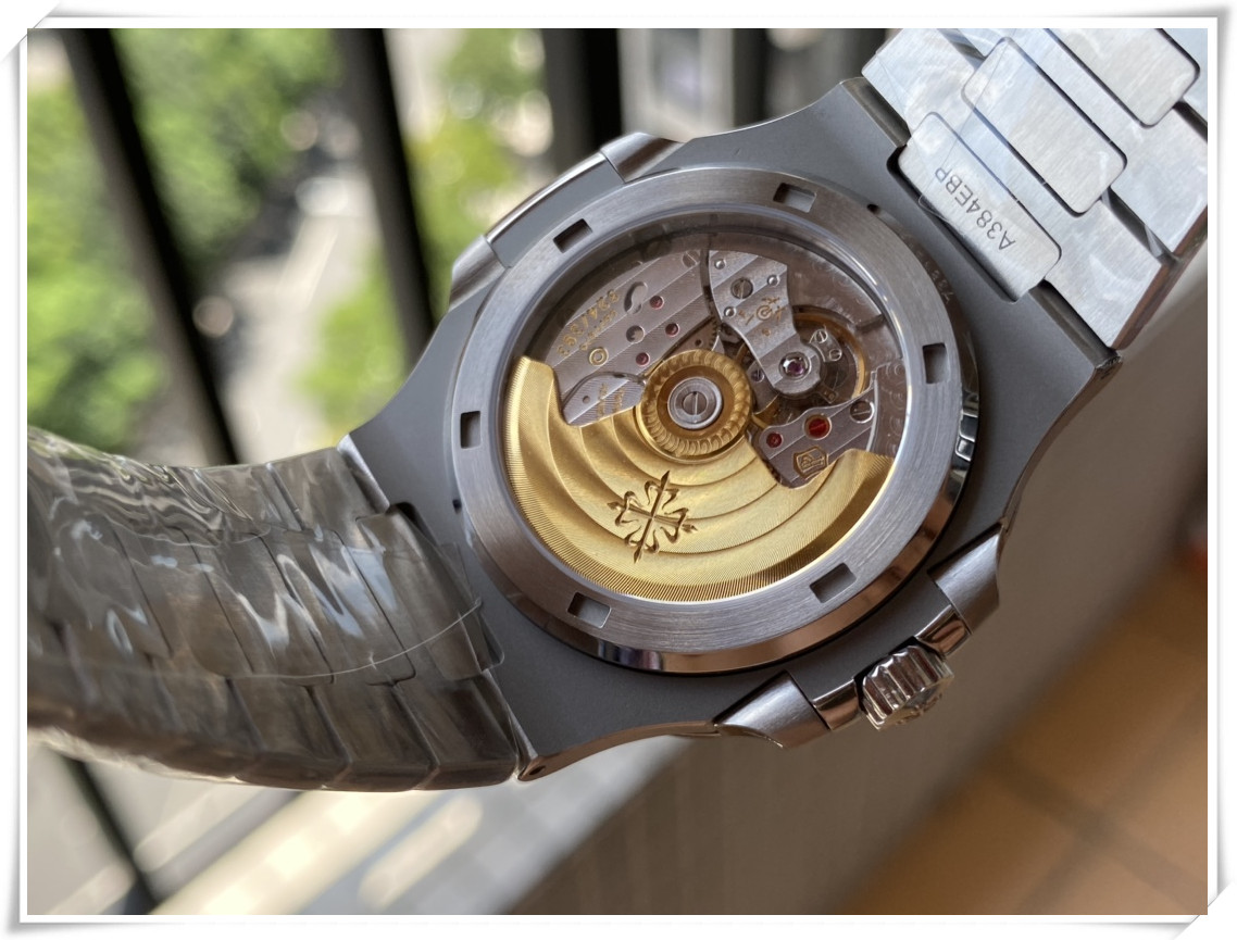 PPF Factory v4 sürümü Patek Philippe Nautilus 5711 replika saat gerçek çekim incelemesi — 8. fotoğraf