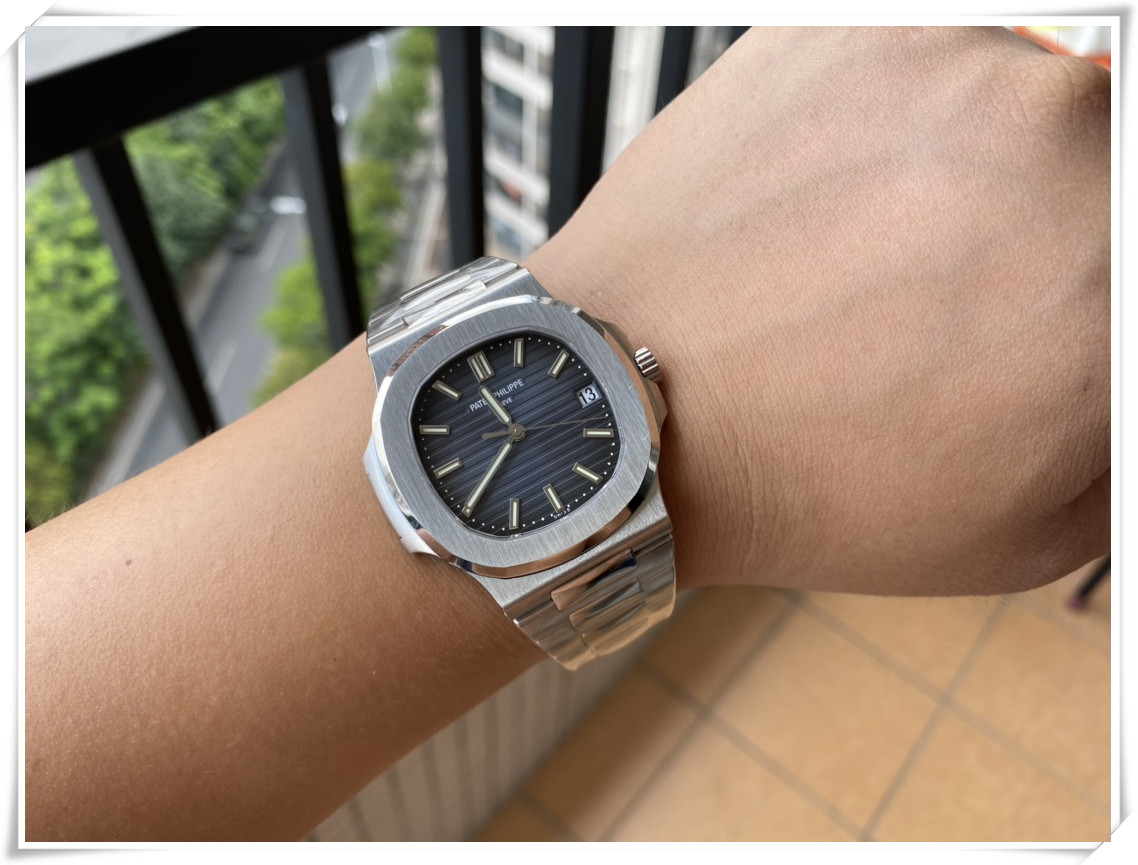 PPF Factory v4 sürümü Patek Philippe Nautilus 5711 replika saat gerçek çekim incelemesi — 9. fotoğraf