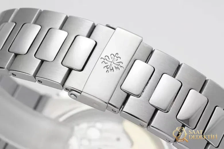 PPF Factory new Patek Philippe Nautilus 5980 multi-function chronograph - Phosphor and Super-LumiNova Night View