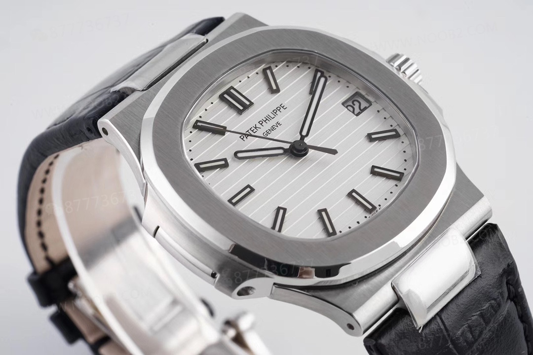 PPF Nautilus V4 versiyonu beyaz kadran deri kayış — 42. fotoğraf