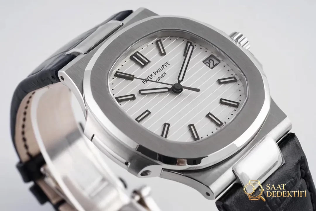 PPF Nautilus V4 versiyonu beyaz kadran deri kayış - Kadran Alt Kadranları ve İğne Senkronizasyonu