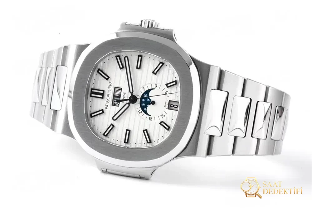 PPF Patek Philippe 5726 Nautilus yıllık takvim ay evreli replika saatin işçiliği nasıl? - Arka Kapak ve Mekanizma Detayı