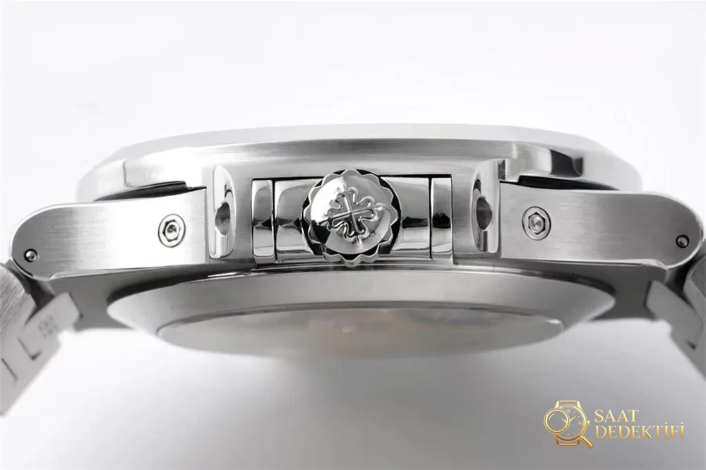 PPF Patek Philippe 5726 Nautilus yıllık takvim ay evreli replika saatin işçiliği nasıl? - Bilekte Duruş ve Kasa Orantısı