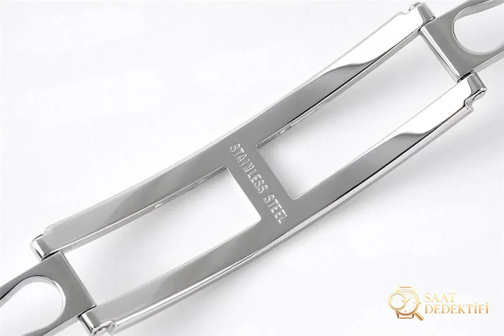 PPF Patek Philippe 5726 Nautilus yıllık takvim ay evreli replika saatin işçiliği nasıl? - Yan Profil ve Kordon Bağlantısı