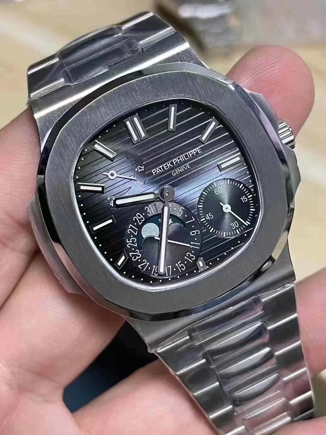 Replika Patek Philippe Nautilus 5712 V2