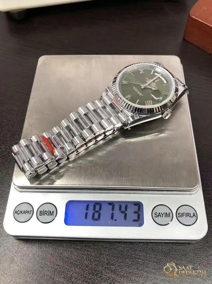 QF Day-Date vs GM Day-Date - Makro Mekanizma Köprüleri ve Cenevre Çizgileri