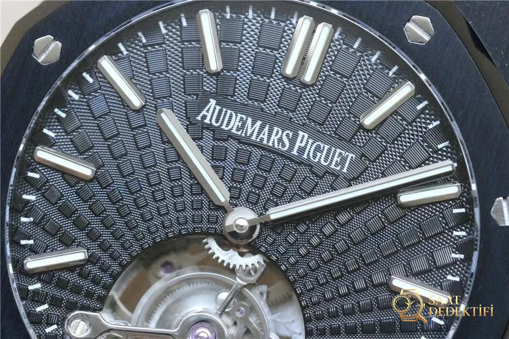 R8 Factory Audemars Piguet Royal Oak Black Warrior V3 Sürümü: Tourbillon Gümüş-Beyaza Yükseltildi - Kasa Profili ve Kurma Kolu İncelemesi
