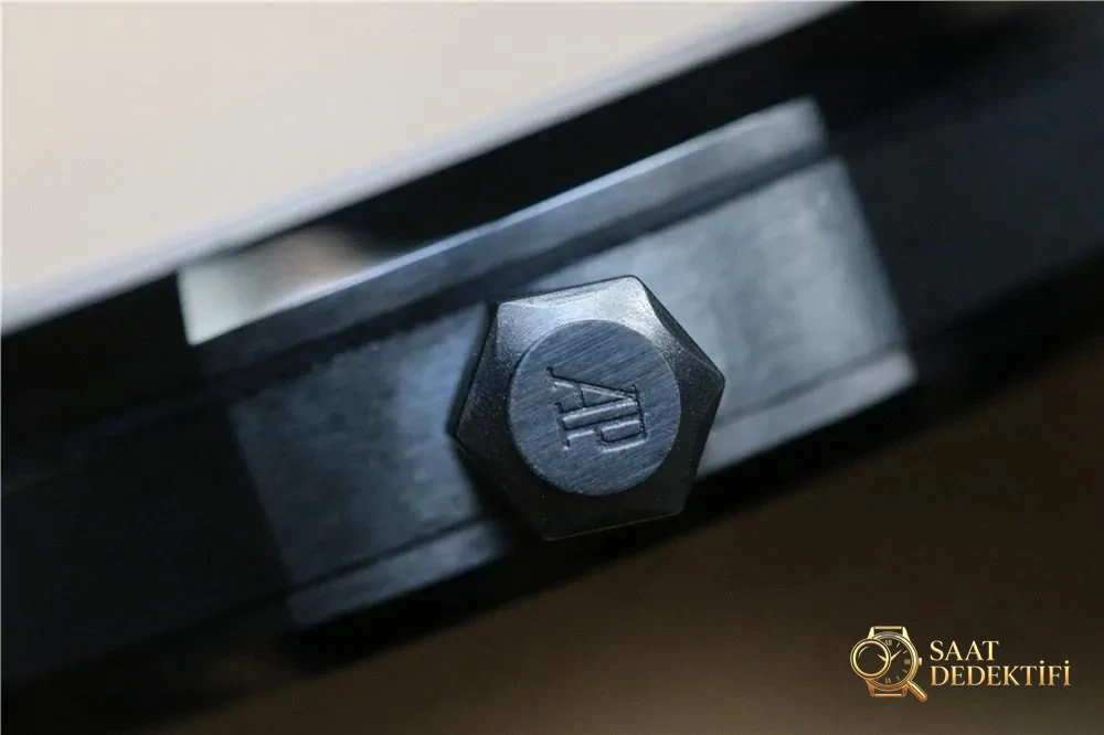 R8 Factory Audemars Piguet Royal Oak Black Warrior V3 Sürümü: Tourbillon Gümüş-Beyaza Yükseltildi - Klips Kilidi ve Lazer Damgalar