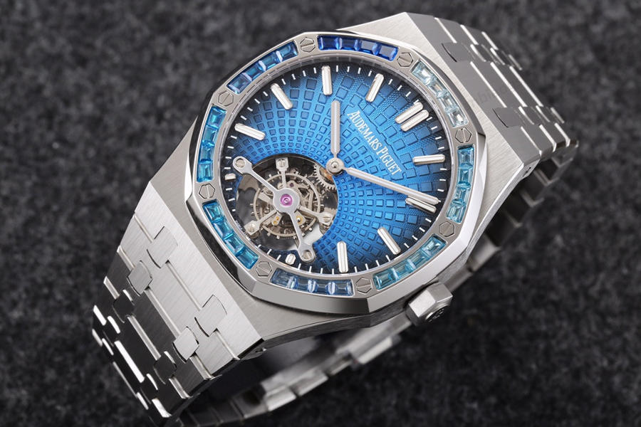 R8 Factory Audemars Piguet Royal Oak Serisi AP26521PT.YY.1220PT.01 (Tourbillon) V3 Versiyonu İnceleme — 2. fotoğraf