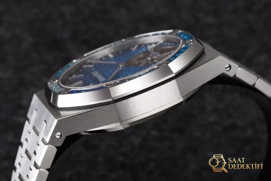 R8 Factory Audemars Piguet Royal Oak Serisi AP26521PT.YY.1220PT.01 (Tourbillon) V3 Versiyonu İnceleme - Klips Kilidi ve Lazer Damgalar