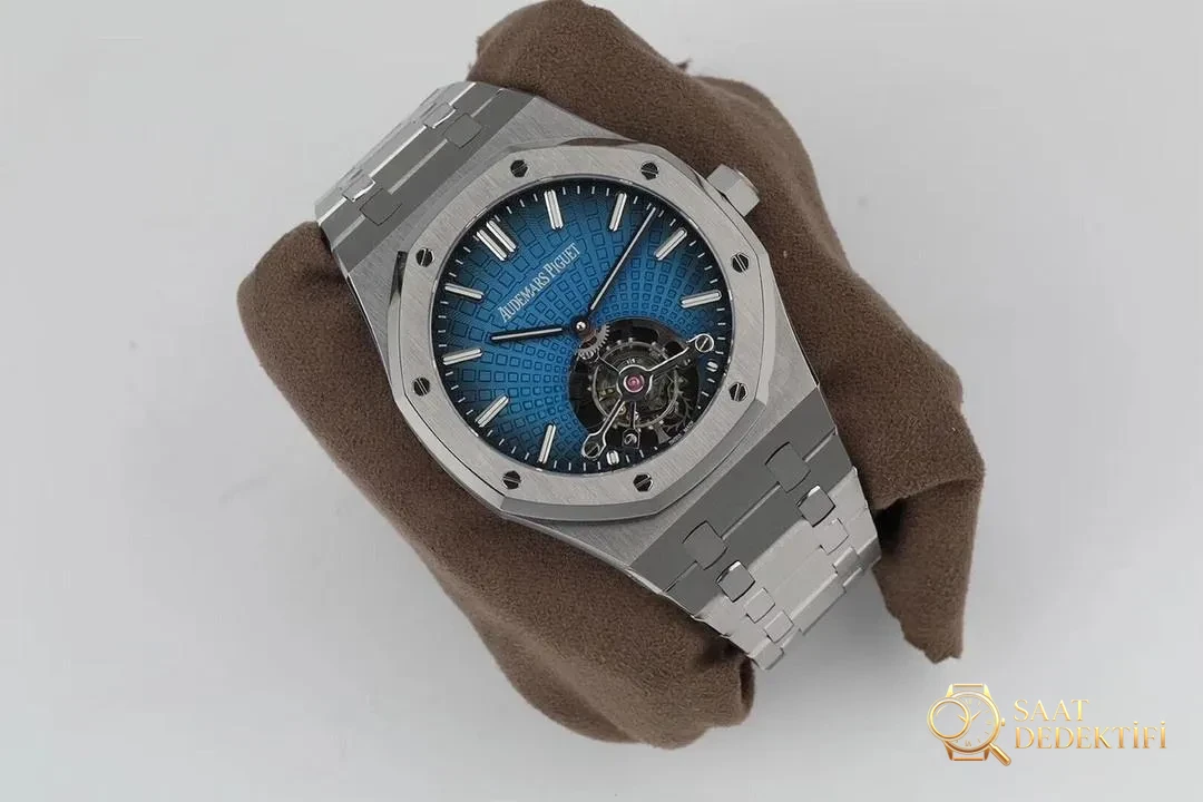 R8 Factory Audemars Piguet Royal Oak Tourbillon V2 Yükseltilmiş Sürüm, Beyaz Kasa Mavi Kadran - Kasa Profili ve Kurma Kolu İncelemesi