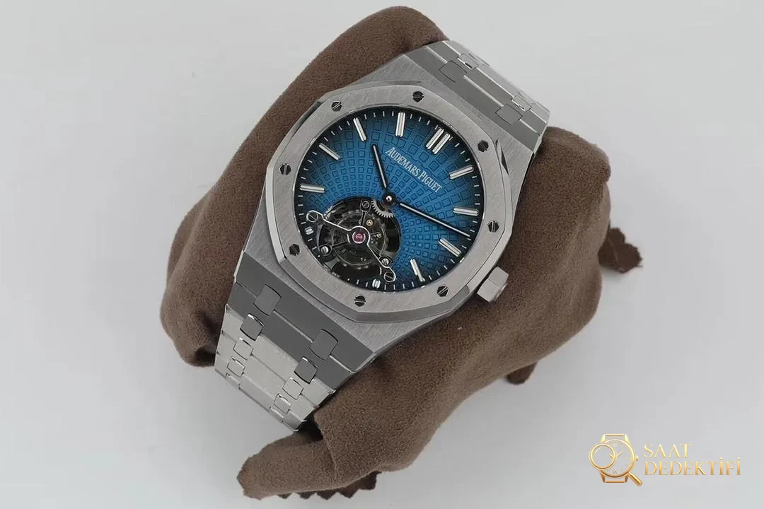 R8 Factory Audemars Piguet Royal Oak Tourbillon V2 Yükseltilmiş Sürüm, Beyaz Kasa Mavi Kadran - Arka Kapak ve Mekanizma Detayı