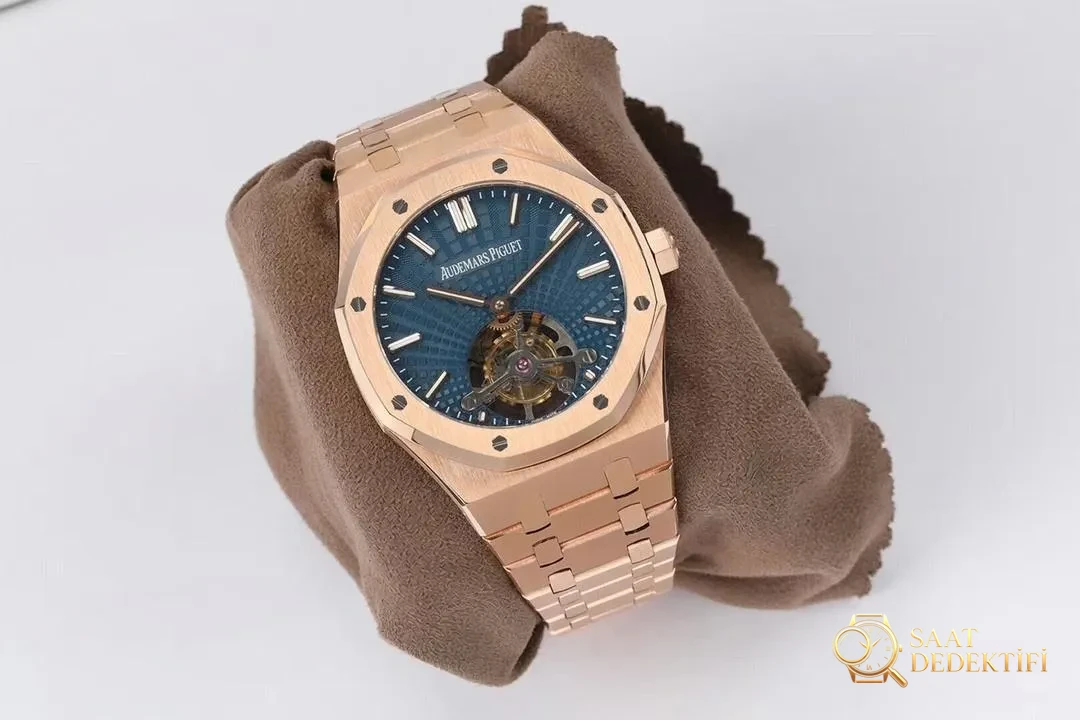 R8 Factory Audemars Piguet Royal Oak Tourbillon V2 Yükseltilmiş Versiyon Kol Saati Rose Altın Mavi Kadran - Kasa Profili ve Kurma Kolu İncelemesi