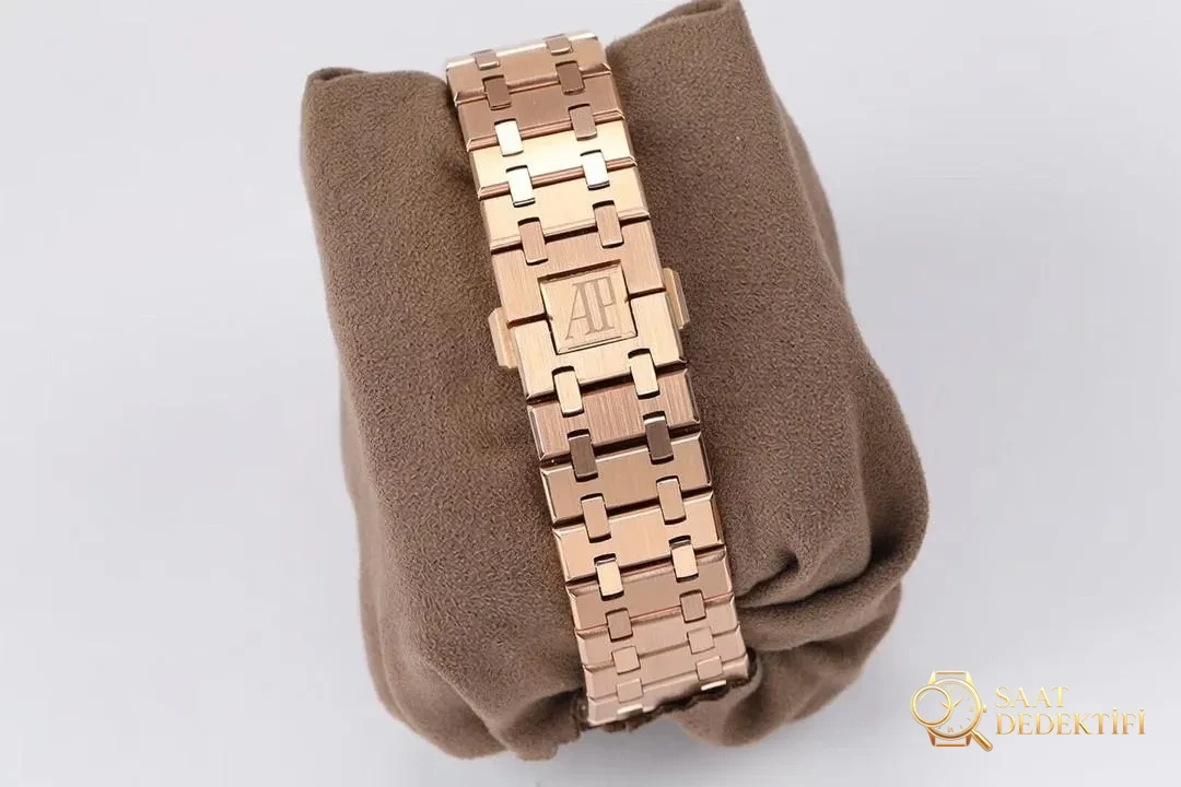 R8 Factory Audemars Piguet Royal Oak Tourbillon V2 Yükseltilmiş Versiyon Kol Saati Rose Altın Mavi Kadran - Mekanizma Zemberek ve Balans Detayı
