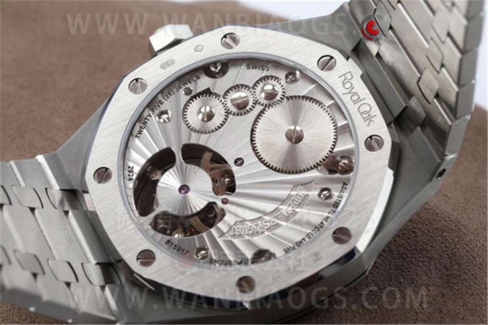 R8 Factory Audemars Piguet Tourbillon V2 Sürüm Güncelleme İncelemesi — 6. fotoğraf
