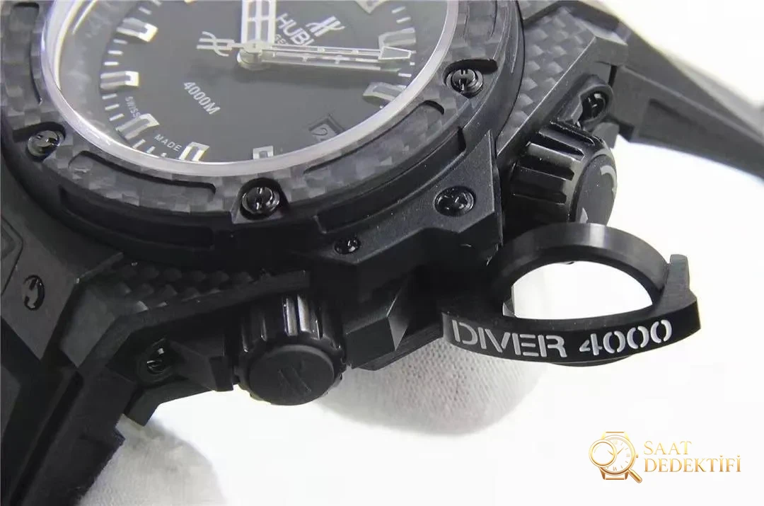Replika Hublot King Power Diver 4000