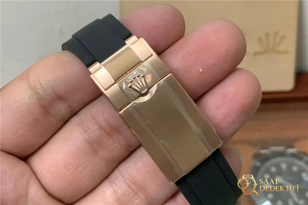 Replika 4130 mekanizmasının gelişim tarihi – BT Factory Rolex Daytona çikolata kadran gerçek çekim fotoğrafları - Mekanizma Zemberek ve Balans Detayı