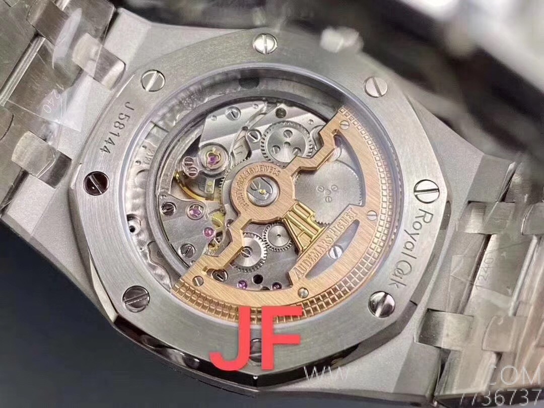 Replika çelik saat Audemars Piguet AP15 202XF Factory ile JF Factory karşılaştırması: hangisi daha iyi? — 8. fotoğraf