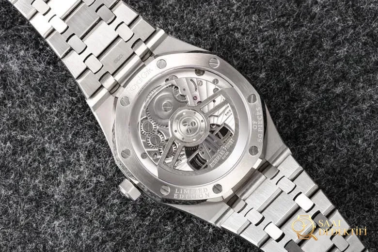 Replika dünyasının zirve yapımı! BBS Factory 2025 gururla sunar — Audemars Piguet Royal Oak otomatik kurulumlu uçan tourbillon kol saati - Arka Kapak Gravür ve Seri Numarası