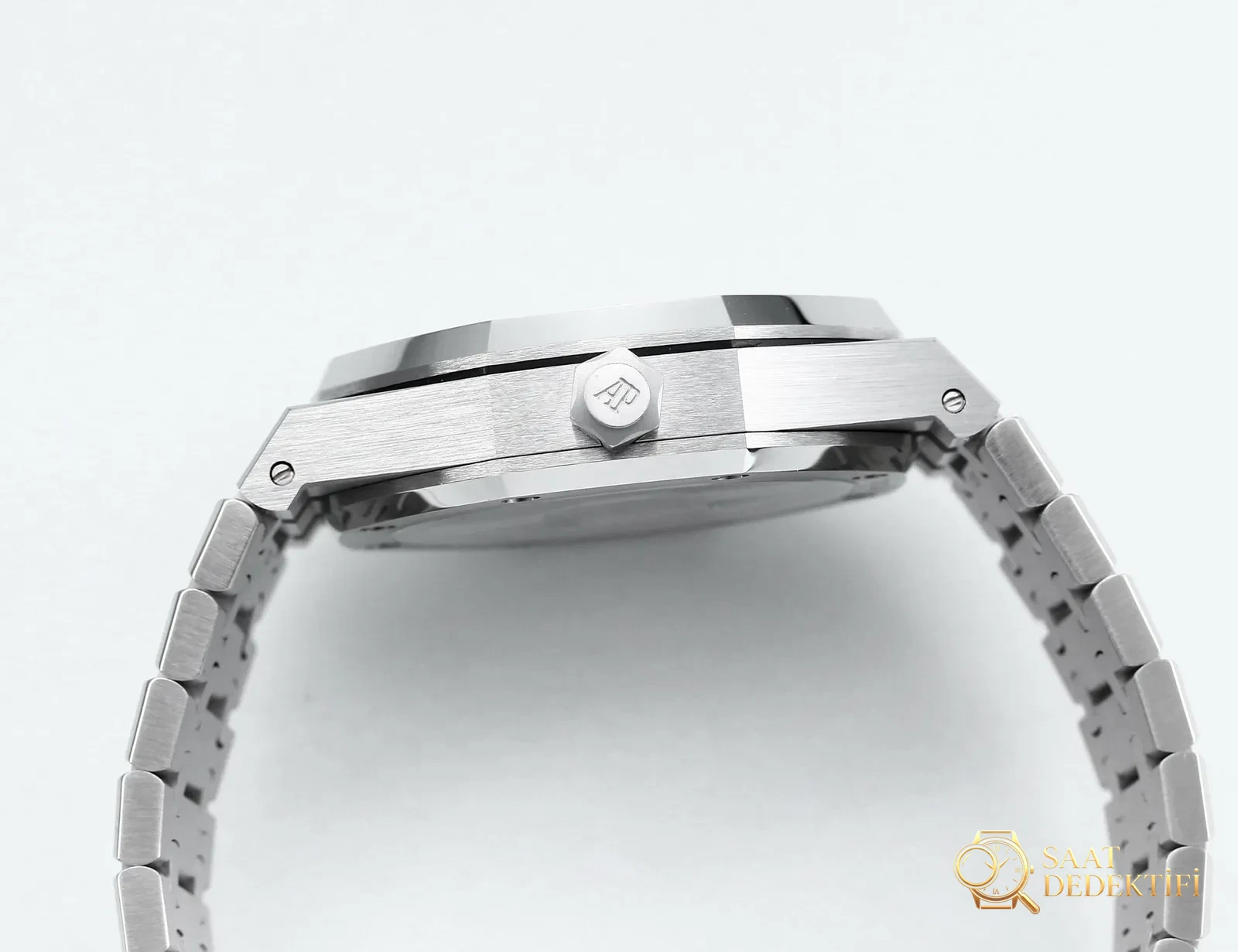 Replika dünyasının zirve yapımı! BBS Factory 2025 gururla sunar — Audemars Piguet Royal Oak otomatik kurulumlu uçan tourbillon kol saati - Kurma Kolu Yivleri ve Tutuş Dokusu
