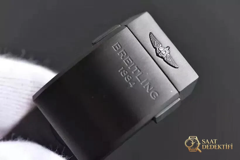 Replika GF Factory Breitling mekanik kronograf, sarı kadranlı 44 mm siyah çelik saat almaya değer mi? - Fosfor ve Super-LumiNova Gece Görünümü