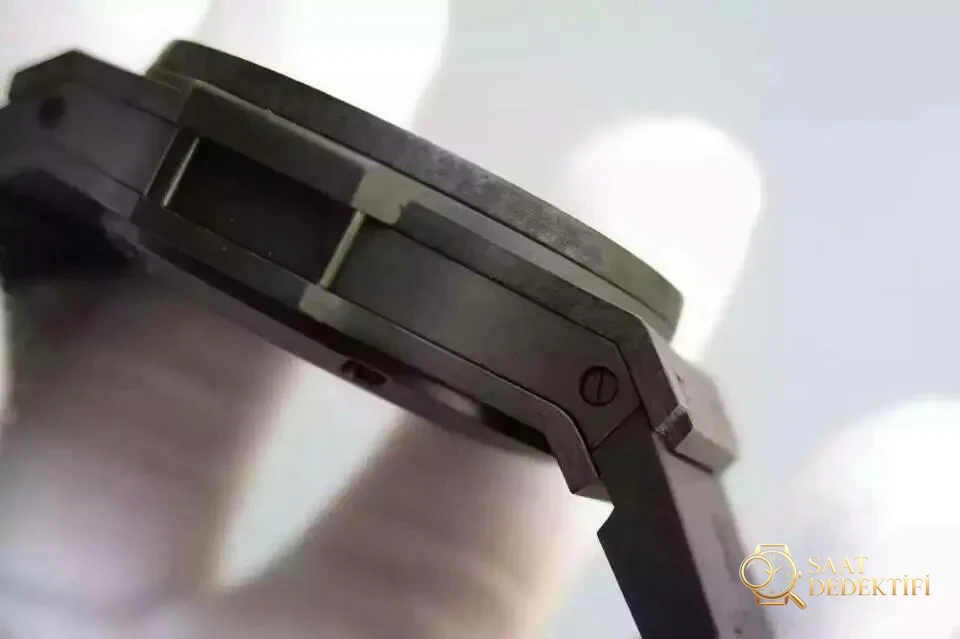Hublot Karbon Fiber Kasa Yanı