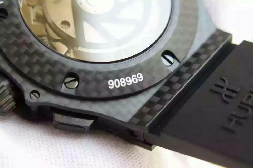 Hublot Karbon Fiber Kasa Arkası