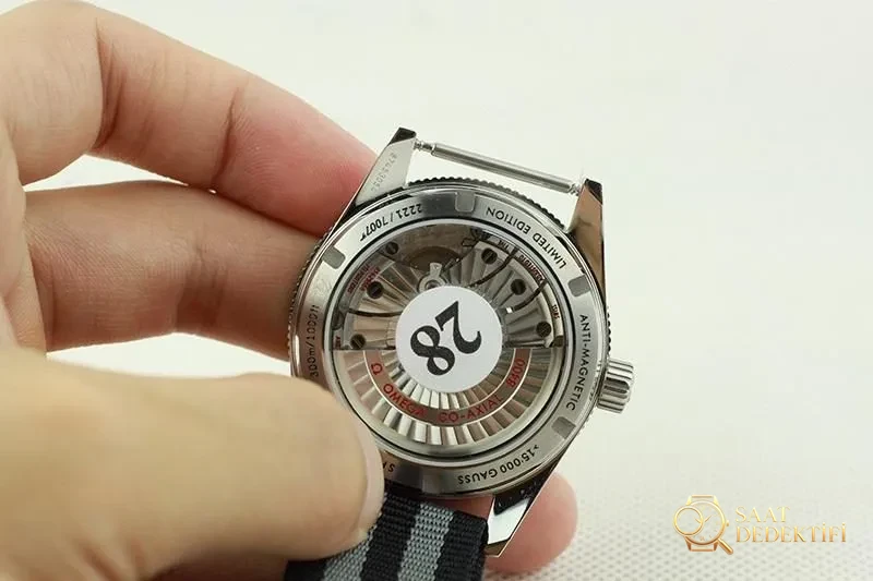 Omega 007 Kasa Arkası