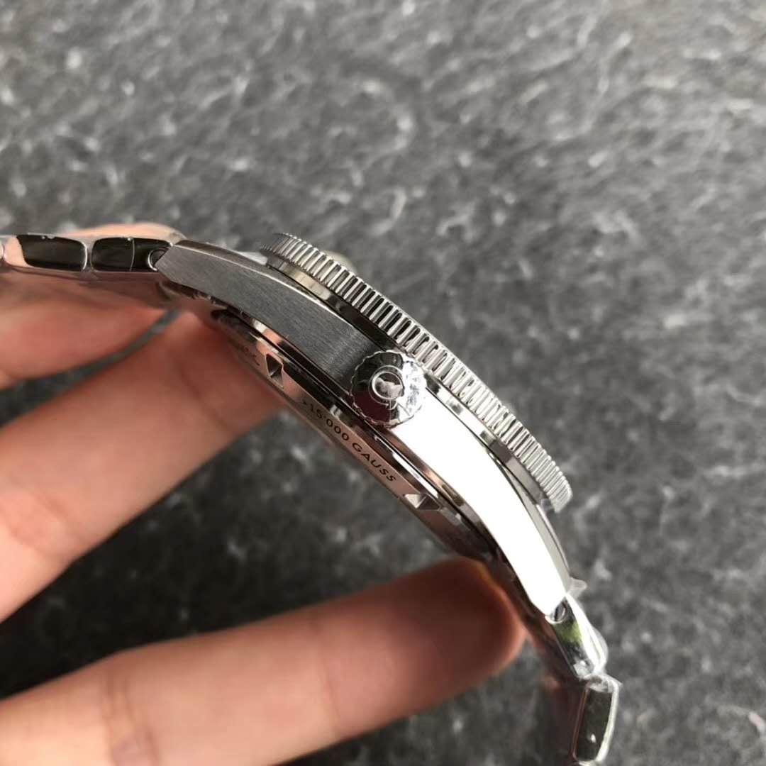 Omega Spectre Özel Seri Kurma Kolu
