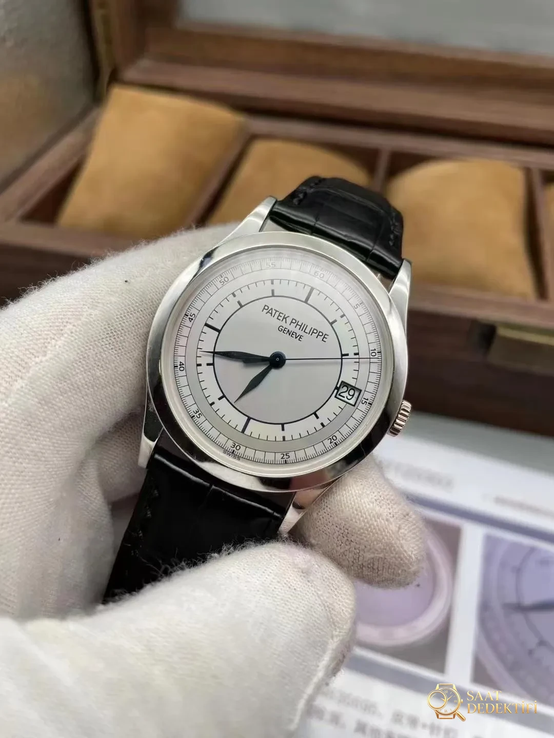 Replika Patek Philippe Calatrava 5296R Rose Gold Saat - Yan Profil ve Kordon Bağlantısı
