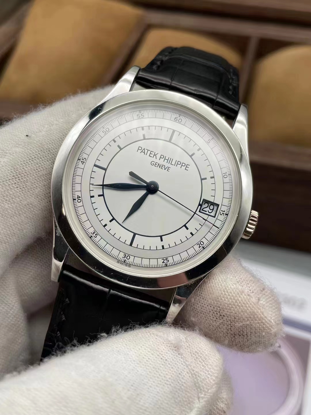 Replika Patek Philippe Calatrava 5296R Rose Gold Saat — 13. fotoğraf