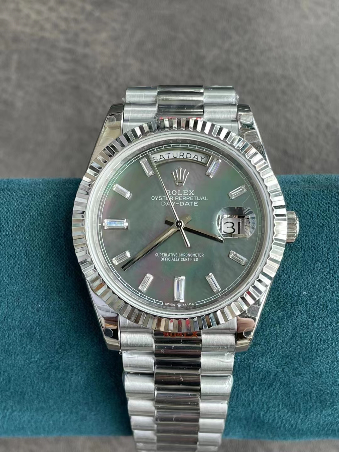 Rolex Day-Date 40mm MOP Kadran