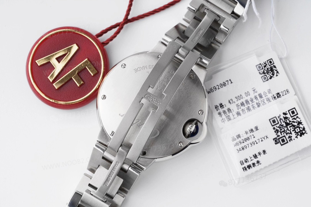 Replika saat AF Factory Cartier Ballon Bleu 33 mm ilk bakışta belli oluyor mu? — 7. fotoğraf