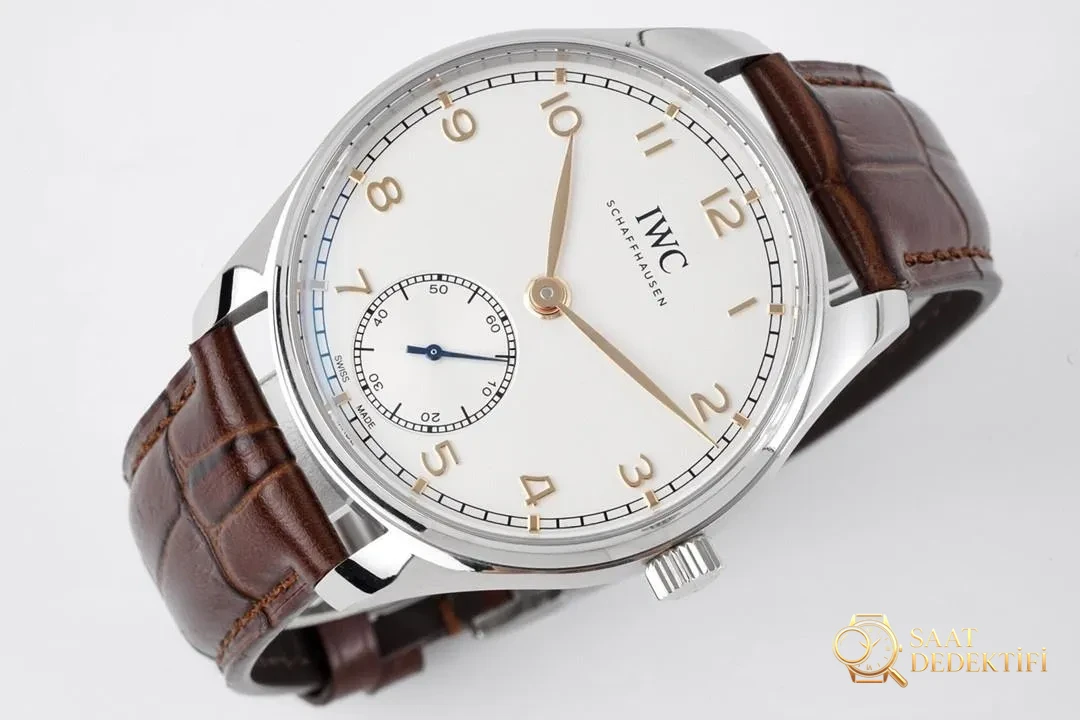 Replika Saat ZF Factory 2020 IWC Yeni Portugieser Küçük Üç İğneli 40 Serisi IW358303 - Bilekte Duruş ve Kasa Orantısı