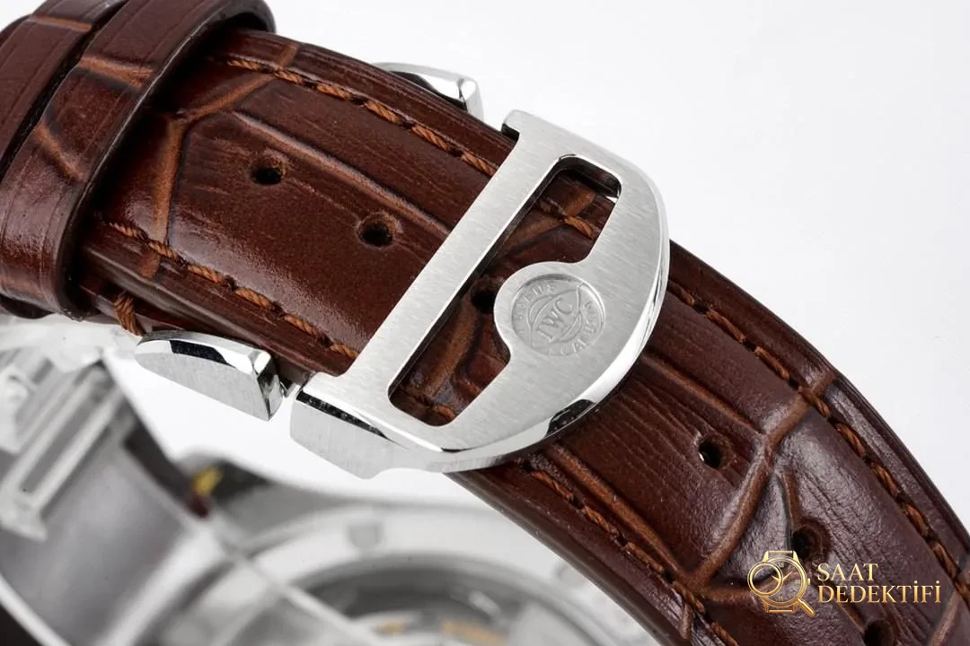 Replika Saat ZF Factory 2020 IWC Yeni Portugieser Küçük Üç İğneli 40 Serisi IW358303 - Fosfor ve Super-LumiNova Gece Görünümü