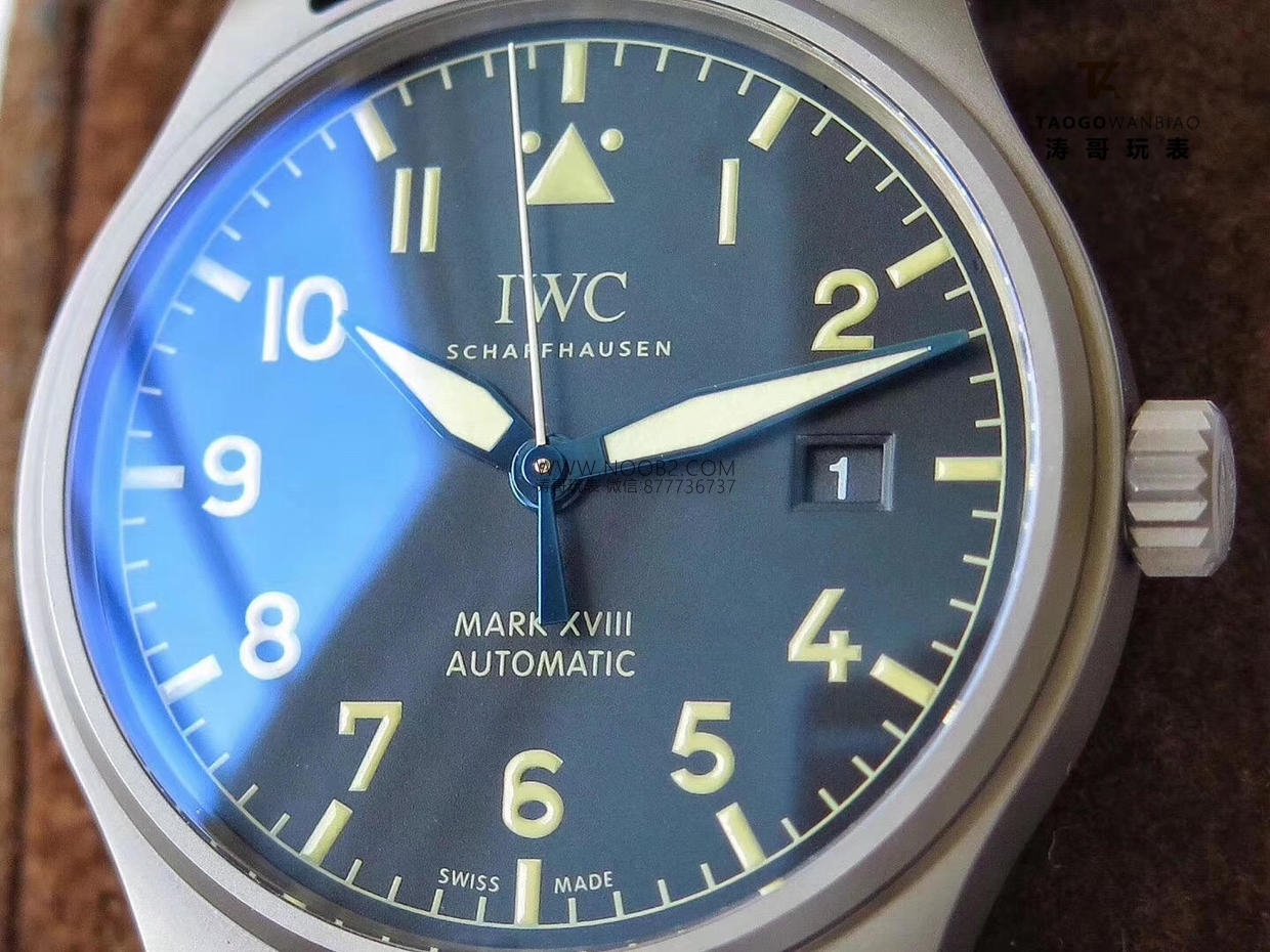 Retro titanyum GS Factory IWC Pilot serisi Mark 18 IW327006 saatinin orijinalle karşılaştırmalı incelemesi — 7. fotoğraf