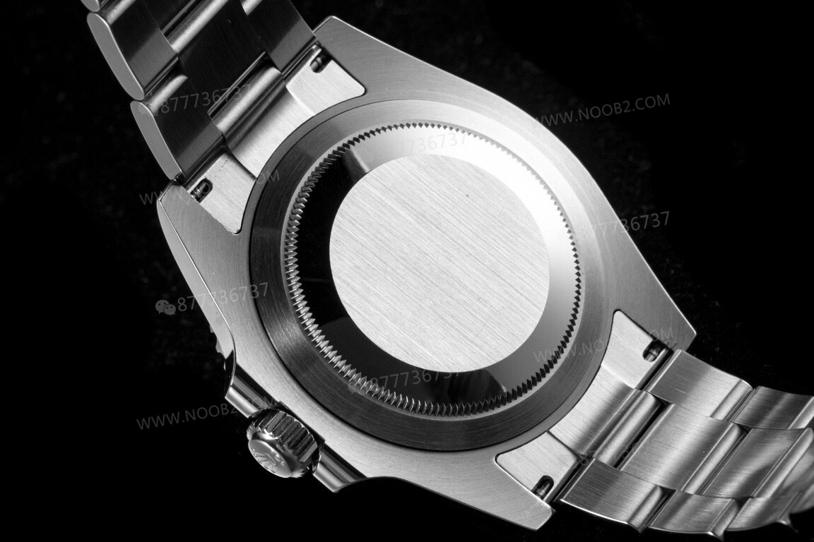 RF Factory Rolex yeni yeşil Submariner, orijinaliyle karşılaştırınca ilk bakışta belli olur mu? — 26. fotoğraf
