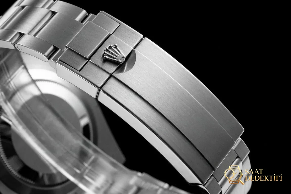 RF Factory Rolex yeni yeşil Submariner, orijinaliyle karşılaştırınca ilk bakışta belli olur mu? - Takimetre Skalası ve Baskı Keskinliği