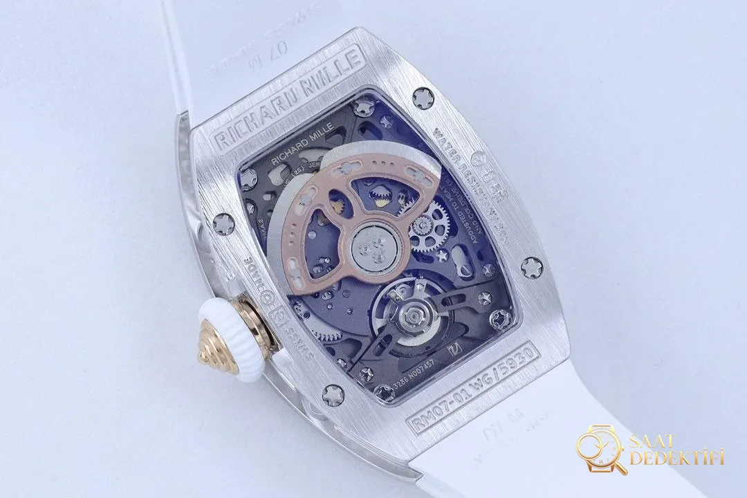[Richard Mille RM07-1 Kırmızı Dudak - Siyah Dudak Serisi-Bilekte Açan Mekanik Gül] - Bilekte Duruş ve Kasa Orantısı