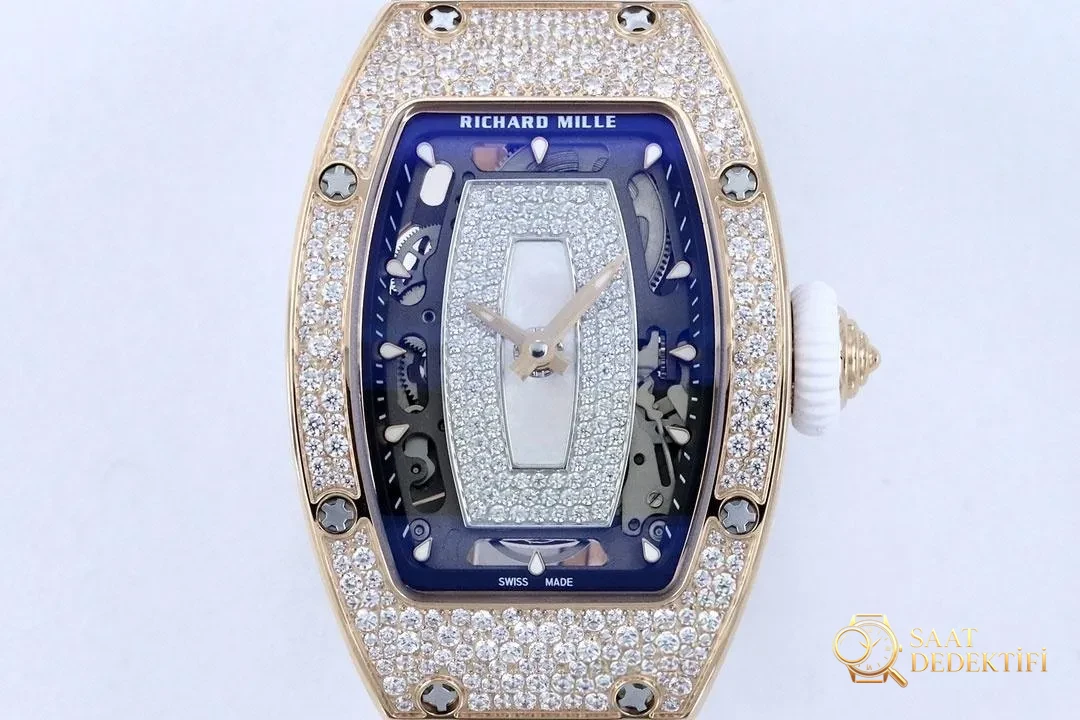 [Richard Mille RM07-1 Kırmızı Dudak - Siyah Dudak Serisi-Bilekte Açan Mekanik Gül] - Genel Açı ve Estetik Duruş